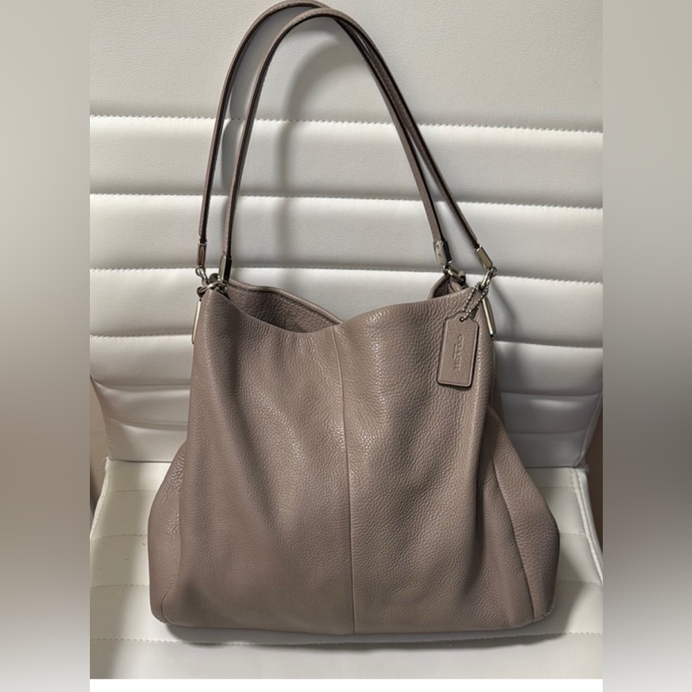 Pre-loved Coach Madison Phoebe Taupe Leather Women's Bag